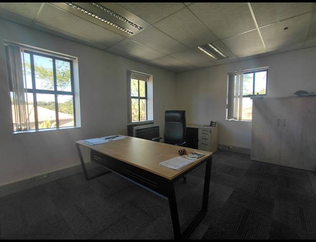 241M² OFFICE TO LET IN BRYANSTON